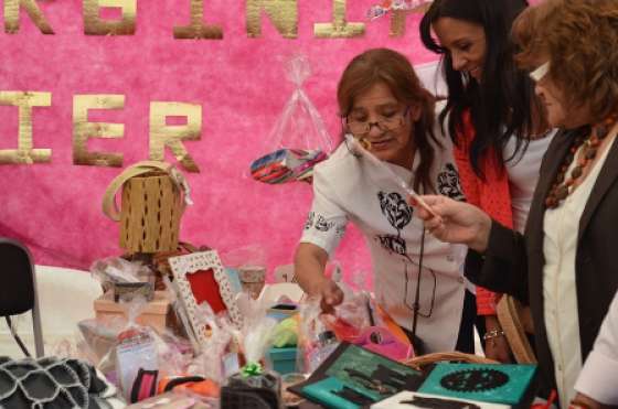 El Núcleo Educativo Nº 7.042 exhibió productos y artesanías en Plazoleta IV Siglos