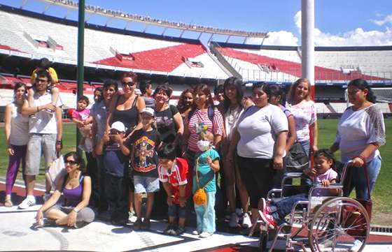 Niños salteños con tratamiento de salud en Buenos Aires conocieron la cancha de River