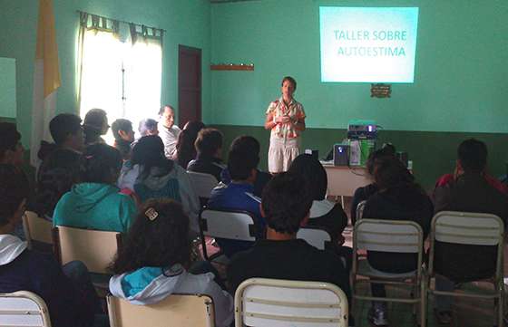 Jóvenes se formaron en la prevención de la adicción al juego