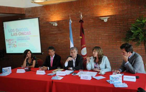 Fue presentada en Buenos Aires la Guía sobre tratamiento periodístico de la niñez en los medios