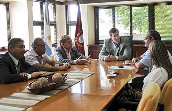 El ministro Sylvester se reunió con miembros del Frente para la Victoria