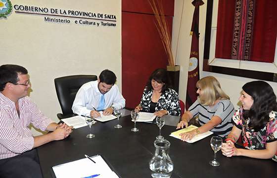 El Gobierno firmó un convenio para capacitar a proyectos del programa Incuba Salta