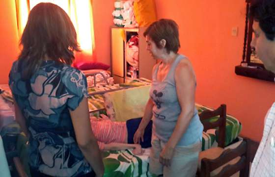 Se hizo entrega de elementos para la madre de un niño con discapacidad