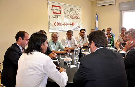 Funcionarios y taxistas analizaron las acciones que se ejecutan para combatir el transporte ilegal