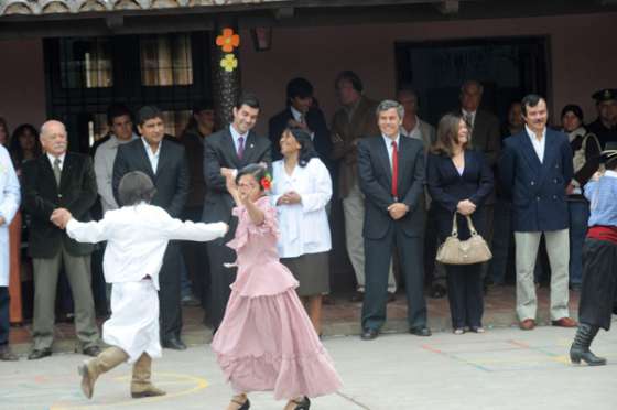 Urtubey inauguró obras en la escuela J.M. Estrada de San Lorenzo 