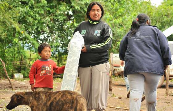 El Gobierno entregó elementos a los afectados por el temporal en Coronel Moldes