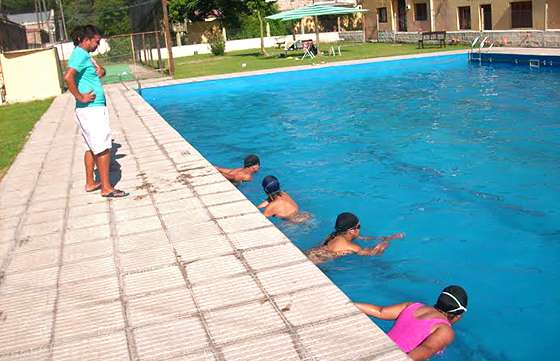 Natación para residentes del Centro Sanitario para el abordaje de las adicciones
