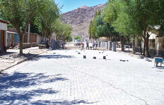 La Provincia invierte en la pavimentación de calles en el municipio de Molinos