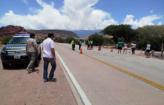 Funcionarios supervisan el operativo de seguridad del Dakar