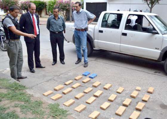 En un mega operativo anoche la policía secuestró  una importante cantidad de droga