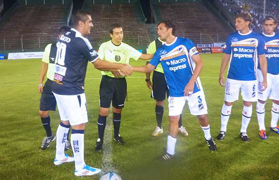 Central y Juventud igualaron en el inicio del torneo de verano