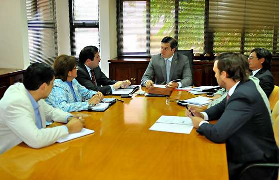 El Ministerio de Gobierno coordina actividades con los Consejos Barriales de zona oeste