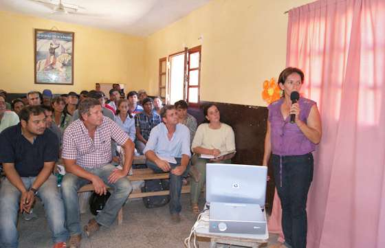 Seis familias de Capitán Pagés recibieron la escrituración de sus tierras