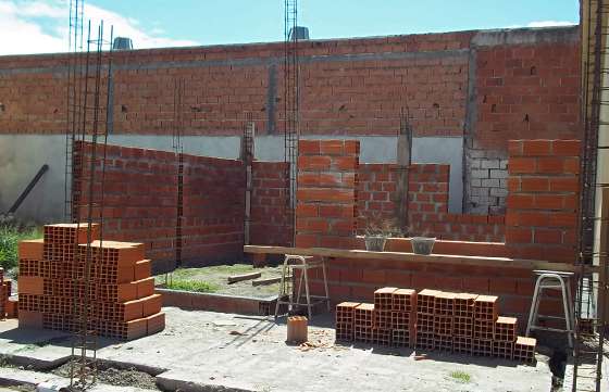 Avanzan las obras de ampliación en la escuela Fray Luis Beltrán