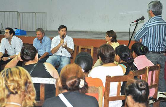 El ministro Sylvester instó a los jóvenes de Embarcación a trabajar en proyectos comunitarios