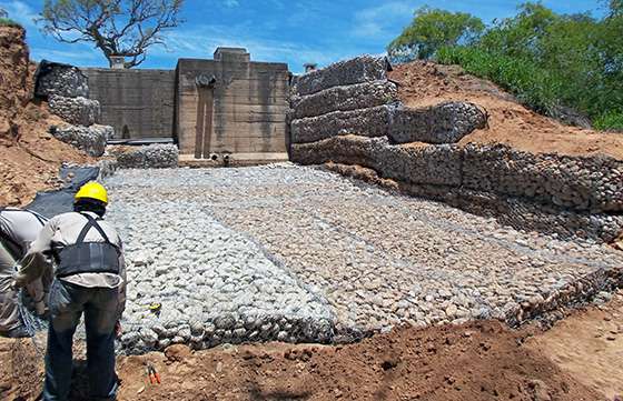 Avanzan los trabajos de defensa  en la  Cisterna de Agua Potable de Embarcación