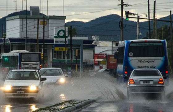 Defensa Civil trabajó activamente durante las lluvias que se presentaron ayer