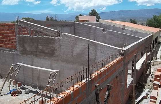 Se construyen nuevas aulas para la Escuela Victorino de la Plaza de Cachi