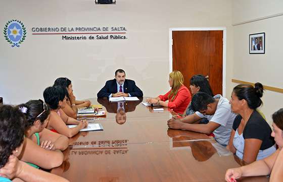 El Ministro de Salud se reunió con vecinos de General Güemes