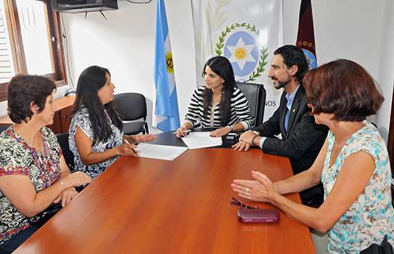 La ministra Cansino firmó un convenio de trabajo conjunto con la Fundación HOPE