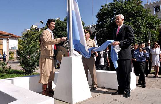 En la plaza Manuel Belgrano se rindió homenaje al héroe nacional y se recordó sus valores