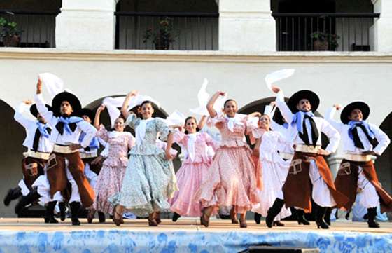 La Sinfónica y el Ballet Folklórico se presentan el fin de semana en la plaza 9 de Julio