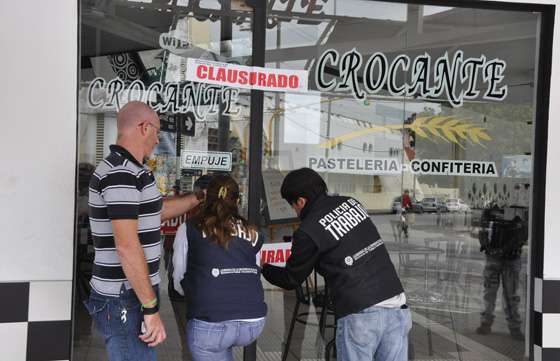 Trabajo clausuró una confitería por no registrar a su personal