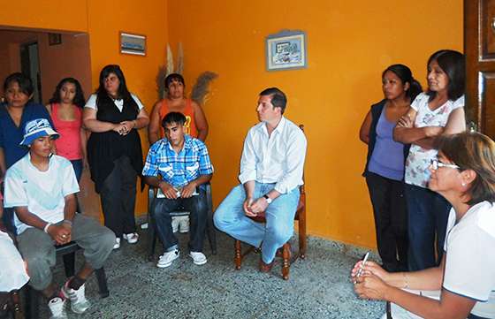Jóvenes presentaron sus proyectos comunitarios al ministro de Gobierno