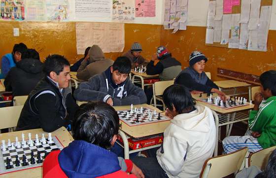 Se entregará material de ajedrez educativo para niños ciegos