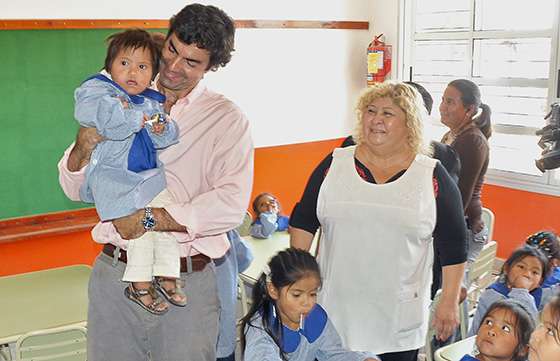 Niños de la comunidad guaraní de Pichanal cuentan con una nueva escuela primaria y un edificio de nivel inicial
