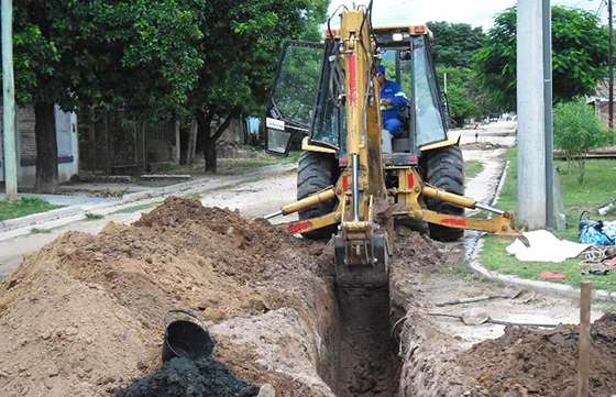 Aguas del Norte continúa renovando redes cloacales en Tartagal