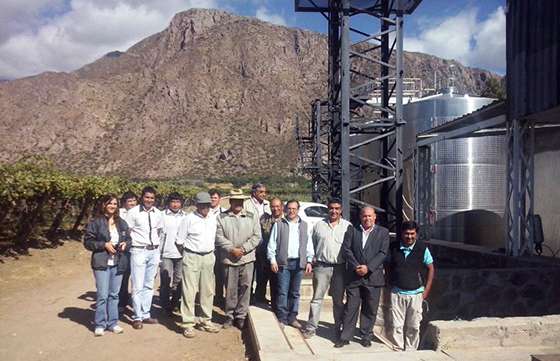 El Gobierno provincial entregó alcohol vínico a pequeños productores