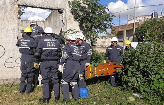 Voluntarios de Defensa Civil continúan con las prácticas de rescate en estructuras colapsadas