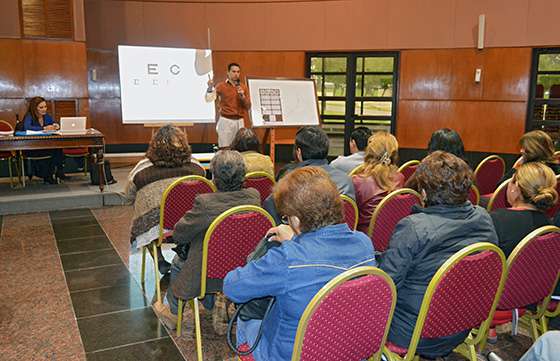 Se capacitó en salud ocular a agentes del Primer Nivel de Atención