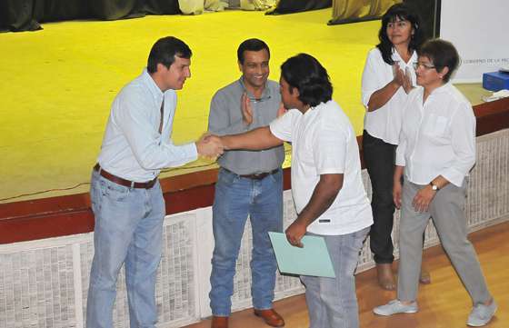 El Ministerio de Gobierno entregó subsidios a Consejos Barriales del interior