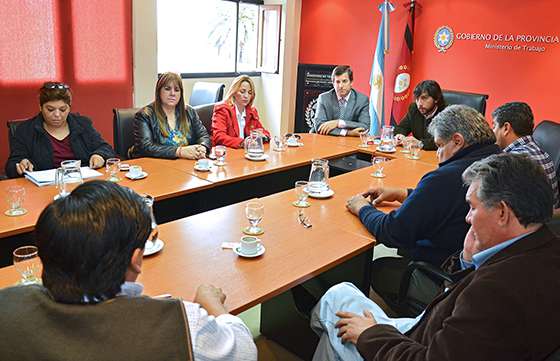 Se analizó con gremios el incremento salarial otorgado a la Administración Pública