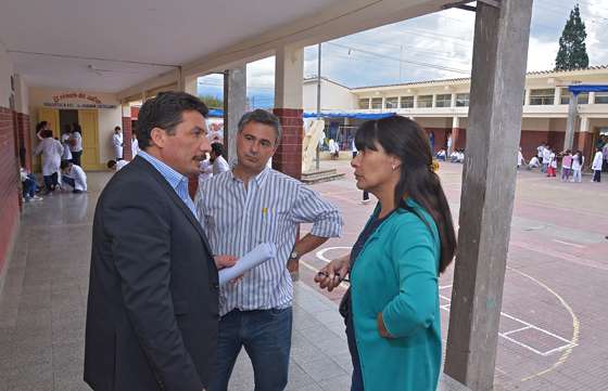 Obras Públicas realiza trabajos en la Escuela Nº4003 Joaquín Castellanos