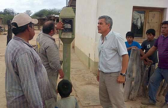 Inició la colocación  de medidores en la obra de  electrificación de la comunidad aborigen de Santa Rosa