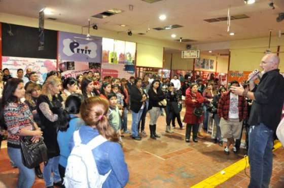 Trabajo acompaña la registración laboral en importante galería del microcentro