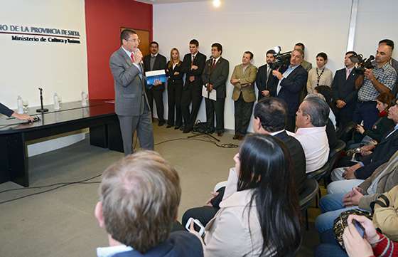 Firmaron convenio 30 beneficiados por el Fondo Ciudadano de Desarrollo Cultural 2014