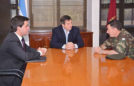 El Gobierno formalizó un convenio con el Ejército por la distribución de las garrafas sociales