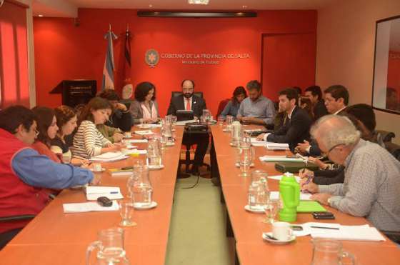Presentaron el proyecto para reconocimiento y transferencia de la propiedad comunitaria a Lhaka Honhat