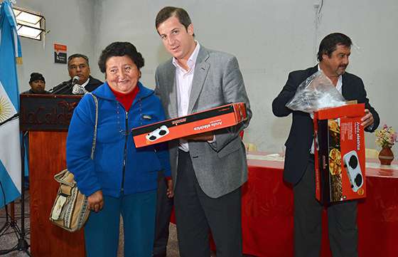Gobierno concretó  la entrega de anafes en La Caldera