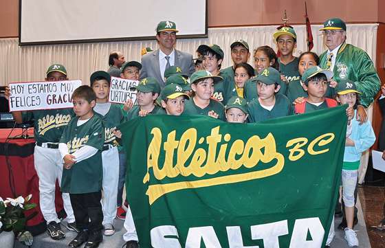 Urtubey reafirmó el compromiso con la juventud y el deporte salteño