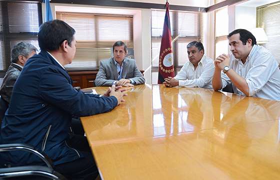 Gobierno articula medios y recursos para garantizar abastecimiento de alimentos y combustible a Los Toldos