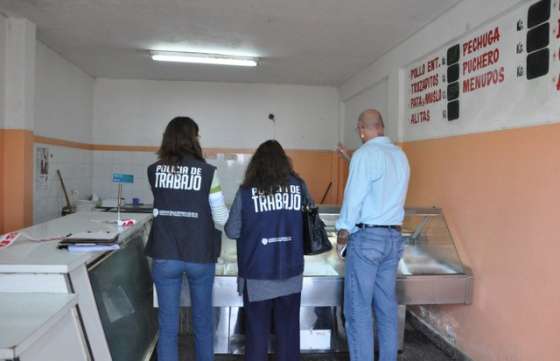 El Gobierno posibilitó que ocho trabajadores ingresen al sistema formal