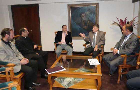 El Gobierno coordina con las universidades locales y SAETA el uso del Pase Libre