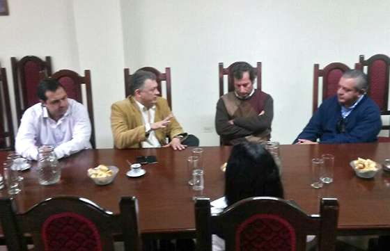 Mastrandrea se reunió con intendentes del área metropolitana para tratar el pase libre en transportes SAETA