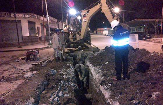Supervisaron  el empalme de la colectora máxima en Colonia Santa Rosa