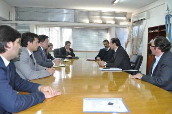 El Ministro de Ambiente recibió a miembros de la calificadora Fitch Ratings